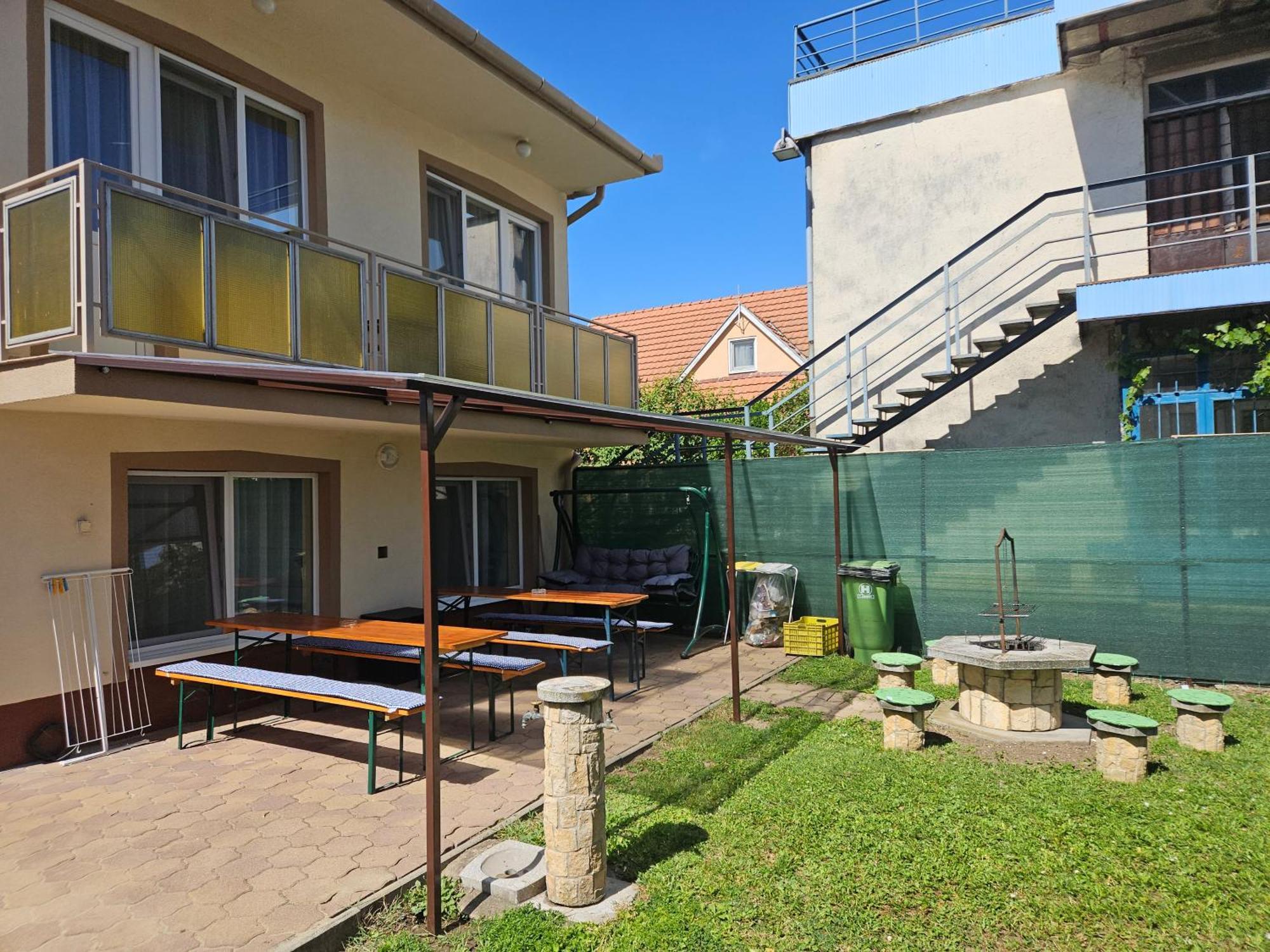 ADA 2 Apartmanház Hajdúszoboszló Exterior foto